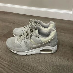 Nike Air Max Women’s Size 6